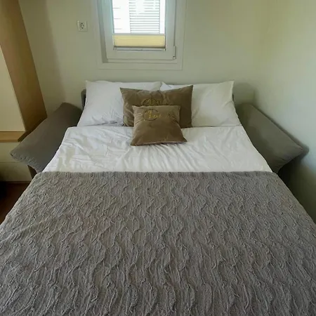 Star 2 Floating House, Marina *