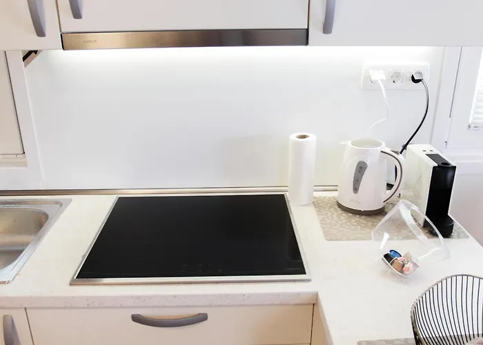 Star 2 Floating House, Marina