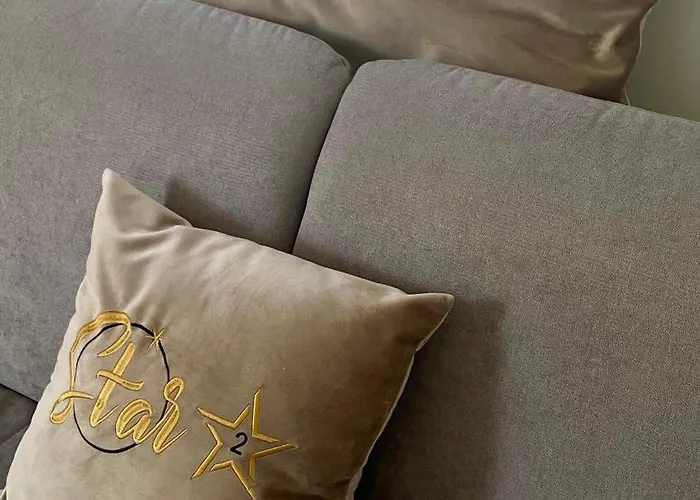 Star 2 Floating House, Marina